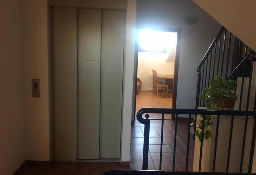 هاستل Göncölház