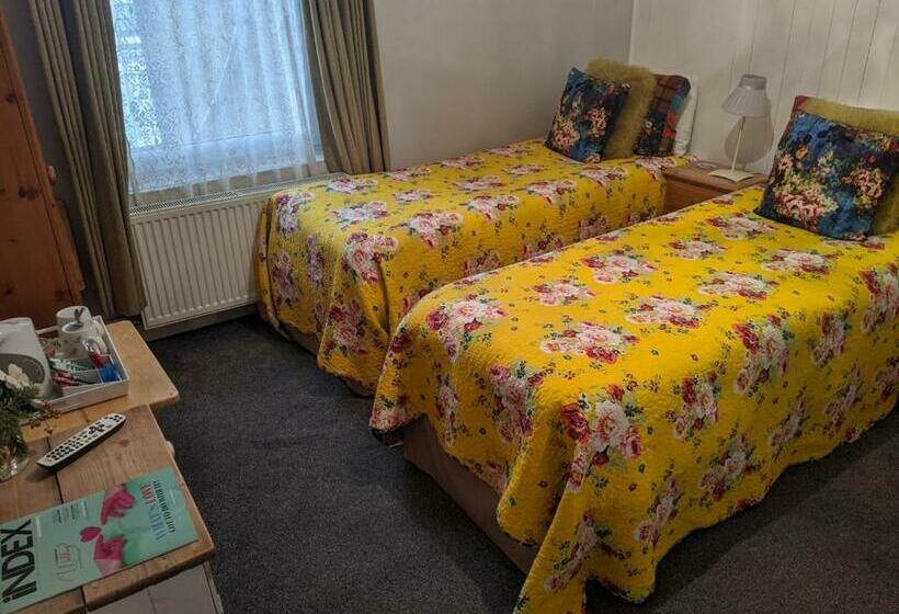 مبيت وإفطار Aqua Bay Guest House