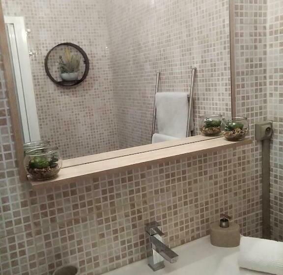 تختخواب و صبحانه Le Petit Patio