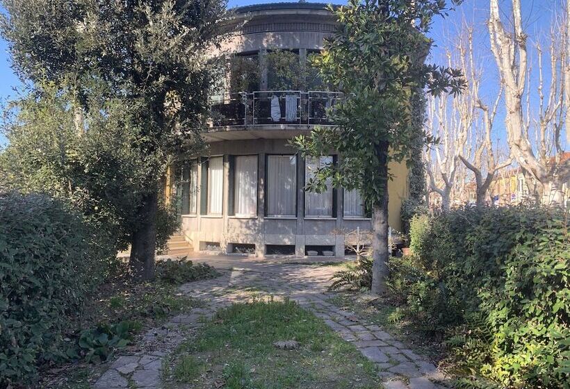 تختخواب و صبحانه Villa Mase