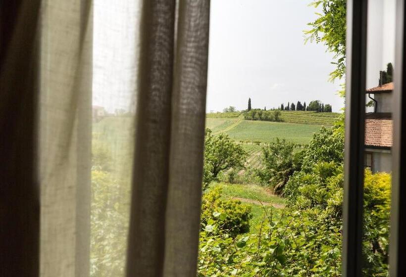 تختخواب و صبحانه Villa Saccomani