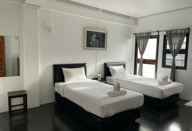 هتل Inn My Place