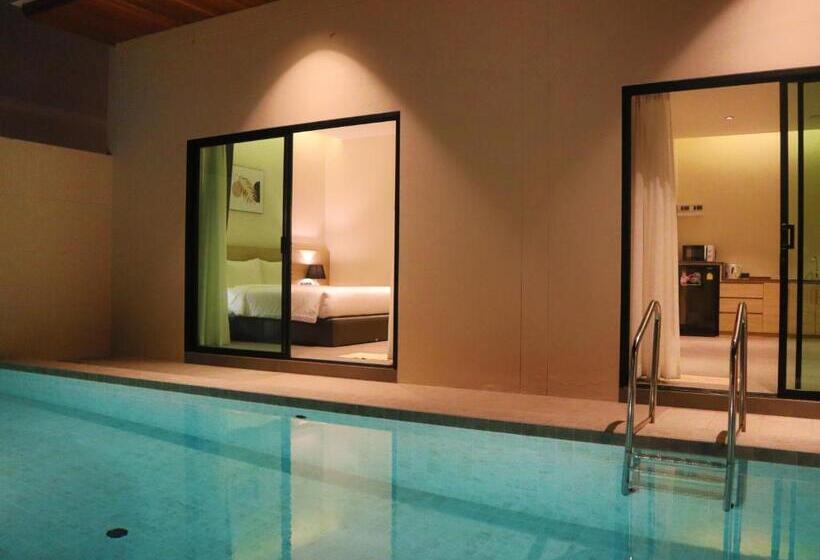 هتل Toledo Pool Villa