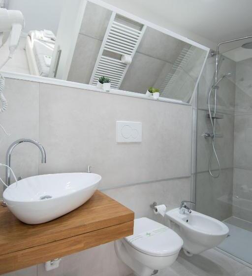 تختخواب و صبحانه Klemi, Rooms In Old Town Dolomia Best Home Check In Automatico