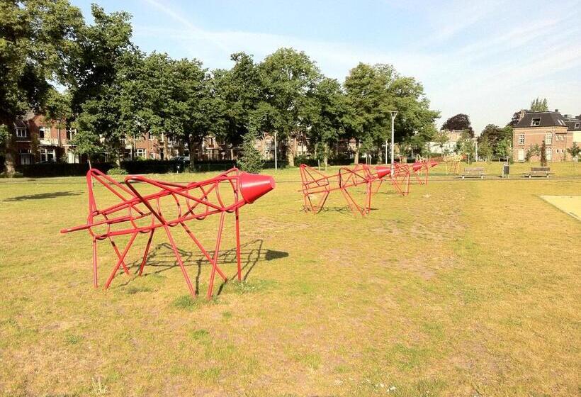 تختخواب و صبحانه Back Stage