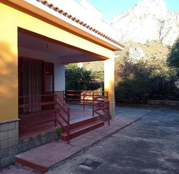 تختخواب و صبحانه Sunset Cottage