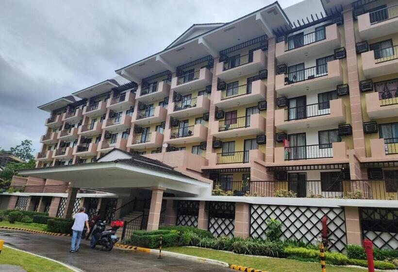 Northpoint Condo Free Airport Pick Up For 3 Nights Stay Or More