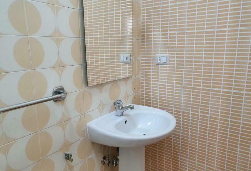 פנסיון Capri View