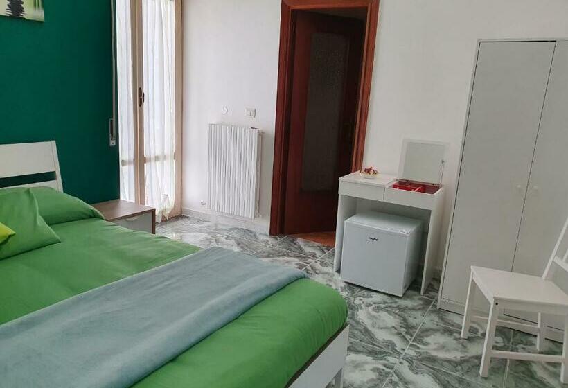 פנסיון Capri View