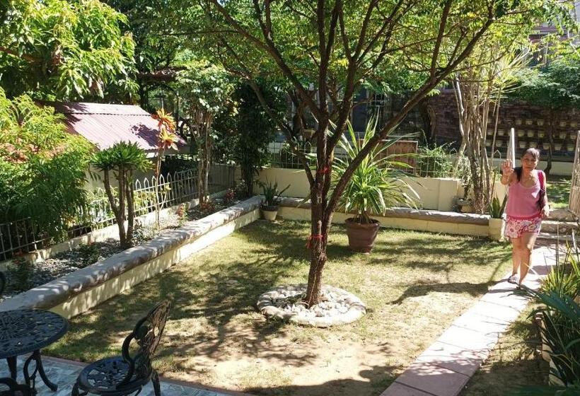 پانسیون Hundred Islands Guest House