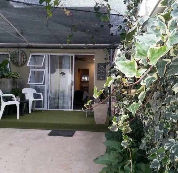 Пансион The Oak Treehouse Bnb Queenstown