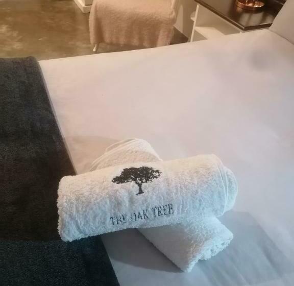پانسیون The Oak Treehouse Bnb Queenstown