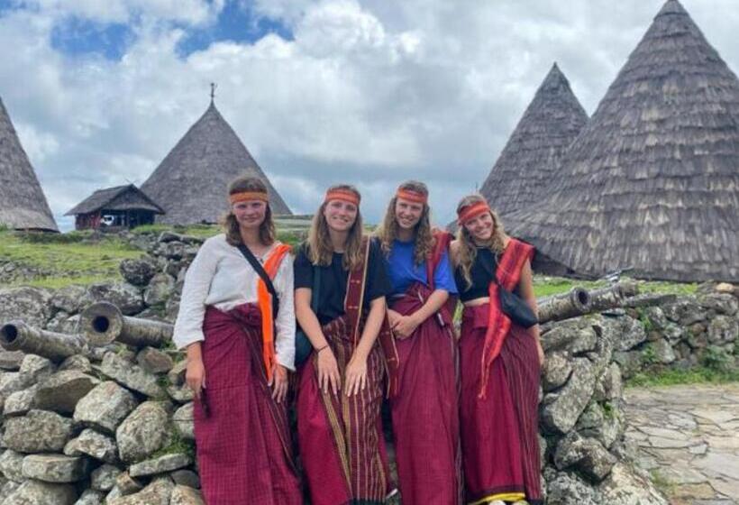 تختخواب و صبحانه Chacha Homestay & Dormitory