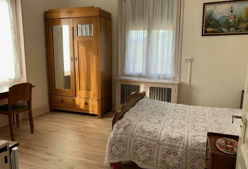 住宿加早餐  Chambre Arnica Lit 140 Wifi Sdb Partagée