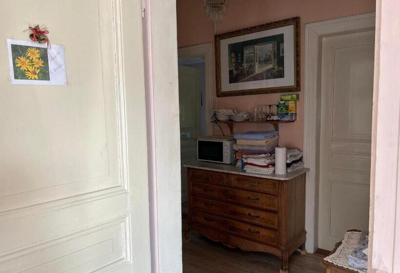 住宿加早餐  Chambre Arnica Lit 140 Wifi Sdb Partagée