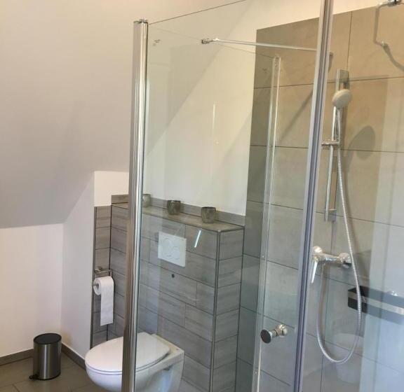 تختخواب و صبحانه Gäste Und Messezimmer Adelheidsdorf