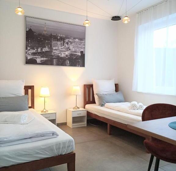 تختخواب و صبحانه Gäste Und Messezimmer Adelheidsdorf