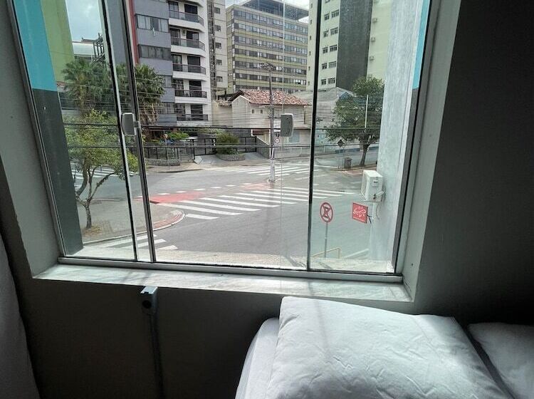 Esquina 8 Suítes Confort & Hostel