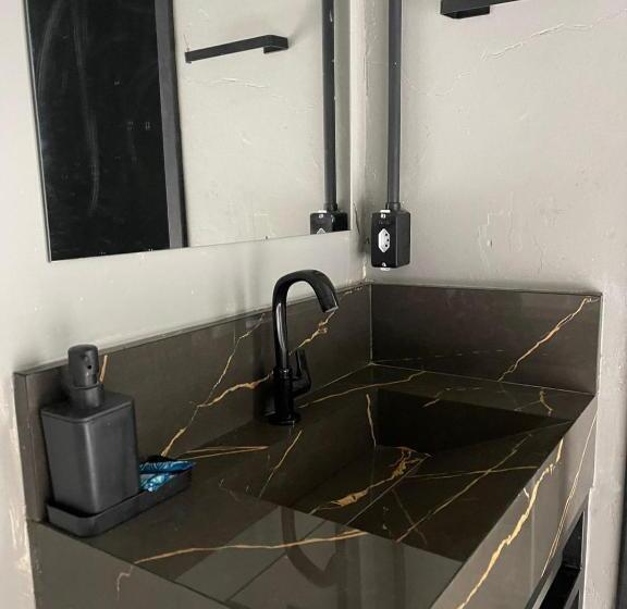 Esquina 8 Suítes Confort & Hostel