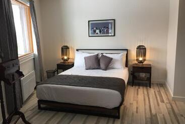 La Bohème Bed & Breakfast