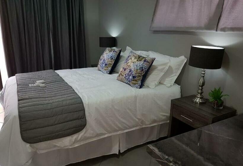 پانسیون A’ La Maison Guesthouse