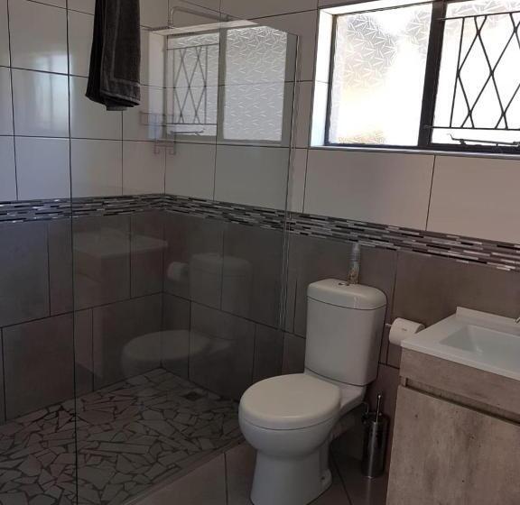 پانسیون A’ La Maison Guesthouse