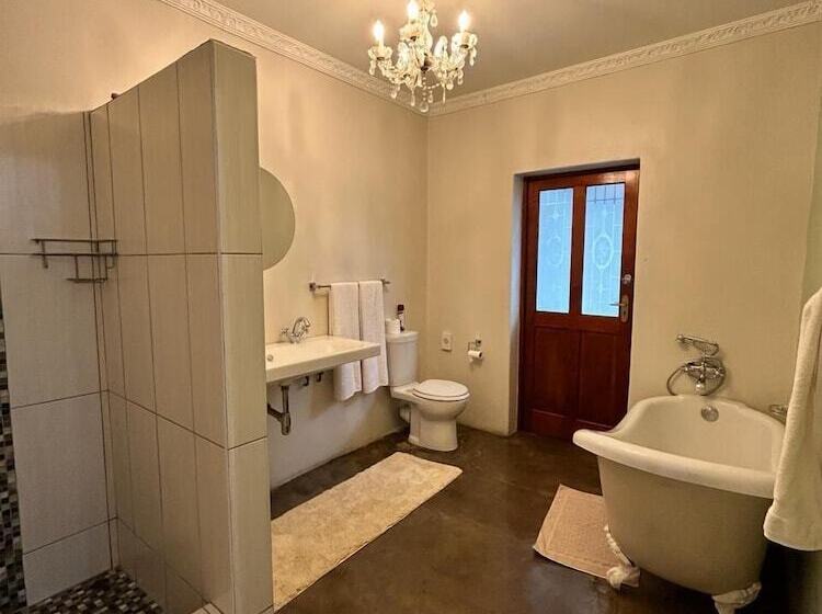 پانسیون Calla Lily Guesthouse