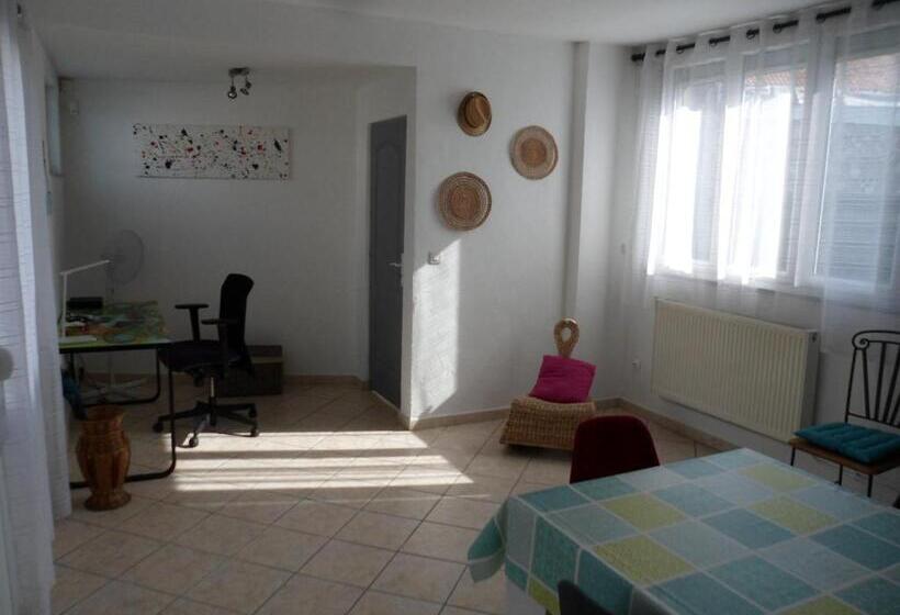بنسيون Maison Individuelle De 100 M2