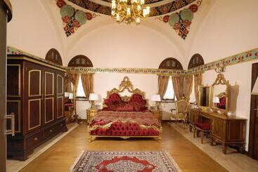 هتل Kanuni Kervansaray Historical