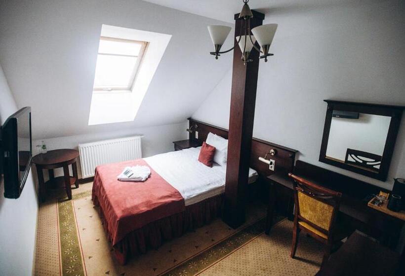 ホテル Dworek Magnat