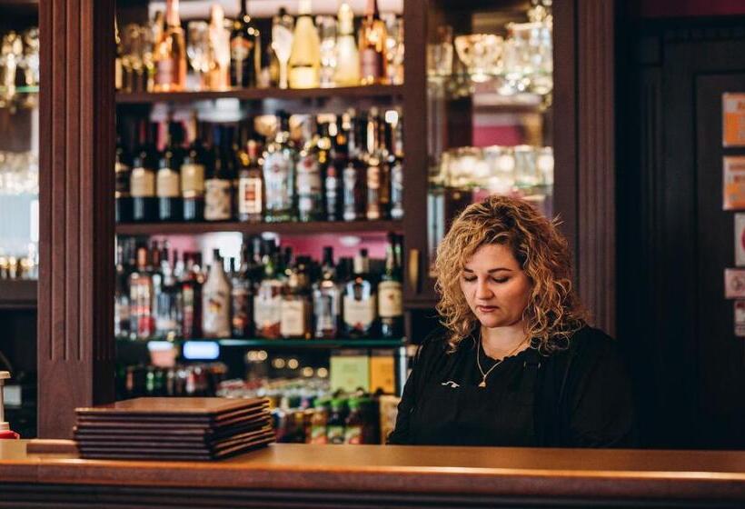 ホテル Dworek Magnat