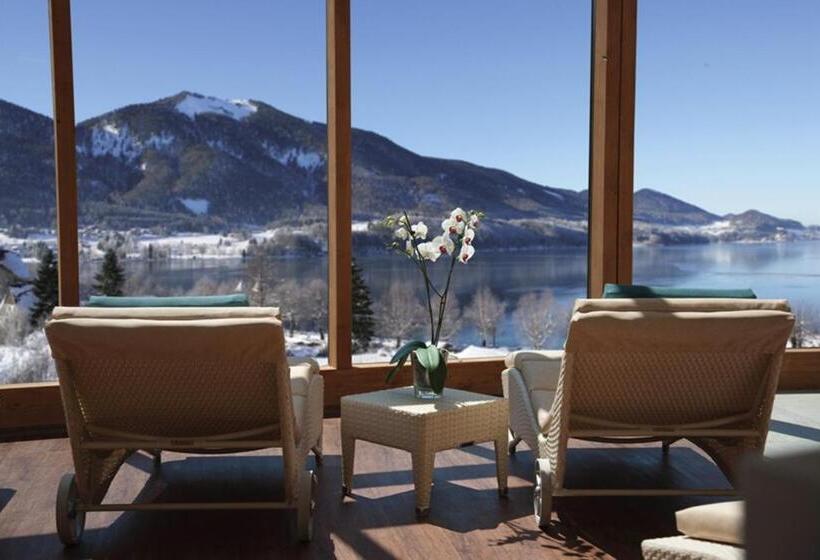 فندق Ebner S Waldhof Am See Resort & Spa