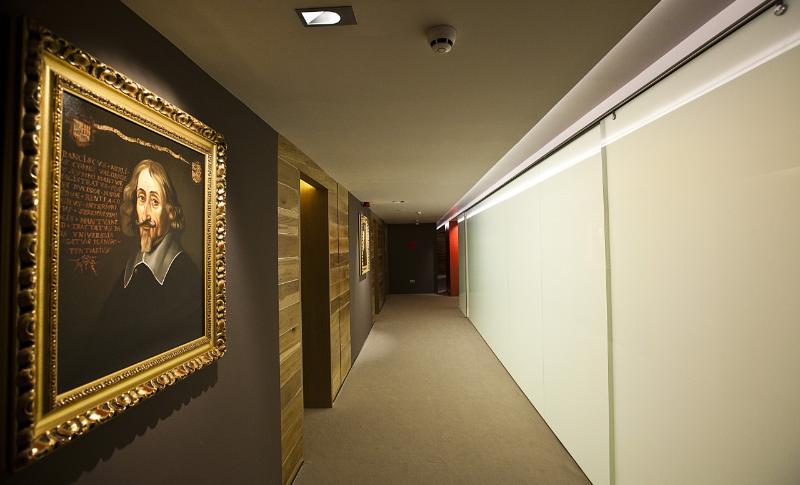 هتل Graffit Gallery Design