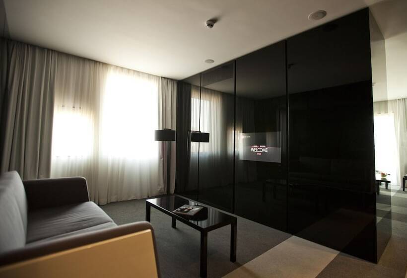 هتل Graffit Gallery Design
