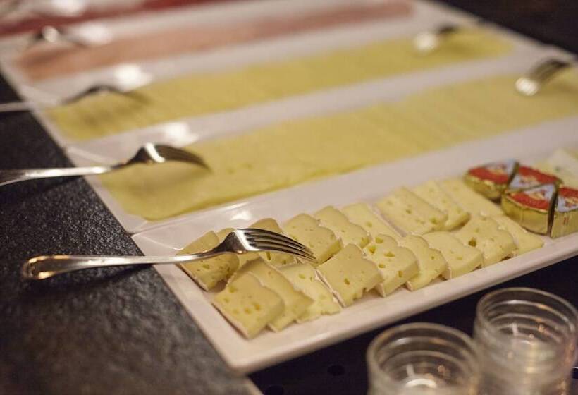 هتل Alpengasthof Grüner