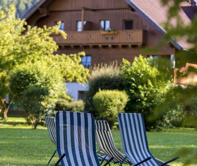 Hotel Gutshof Wolfgangsee Resort & Event