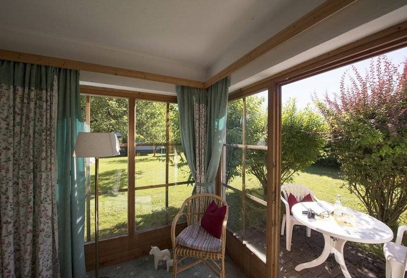 Отель Gutshof Wolfgangsee Resort & Event