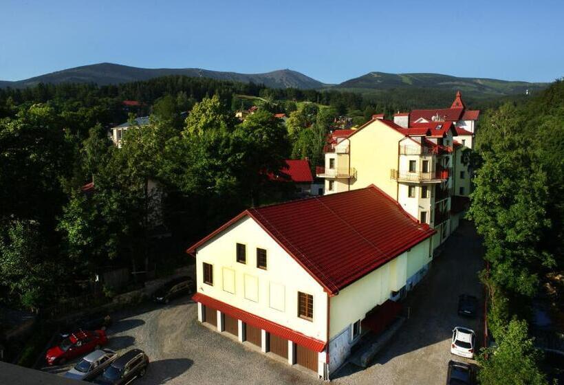 هتل Konradówka Wellness & Spa   300 Metrów Do Centrum