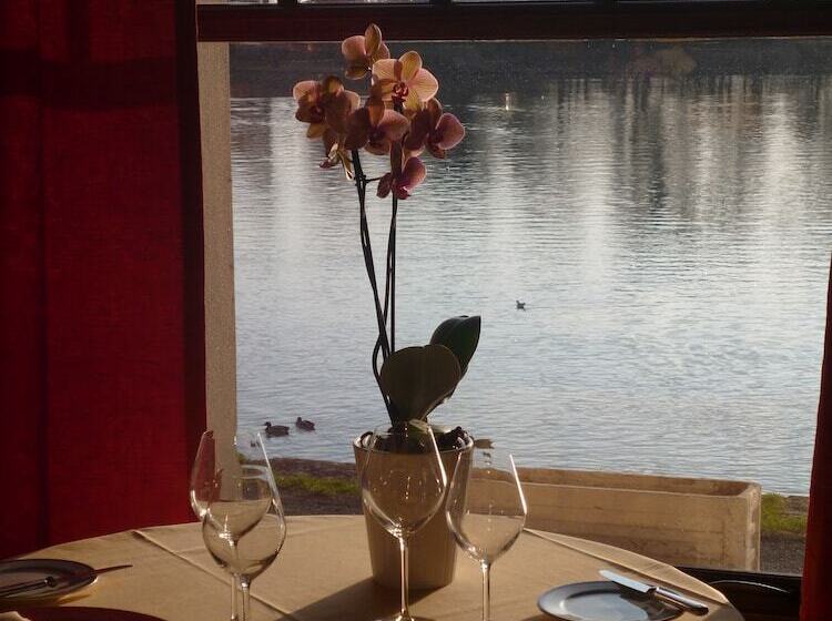 ホテル La Chaîne D Or