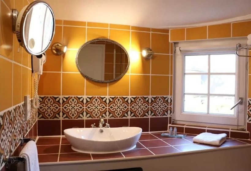 ホテル La Chaîne D Or