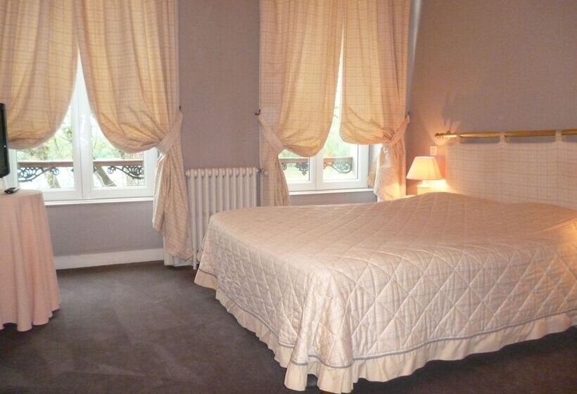 ホテル La Chaîne D Or