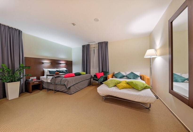 هتل Mercure Warszawa Airport