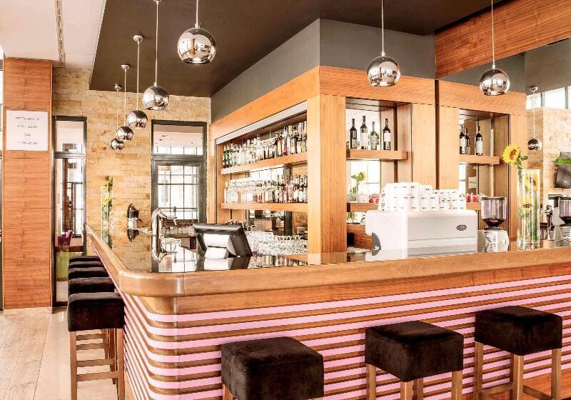 هتل Mercure Warszawa Airport