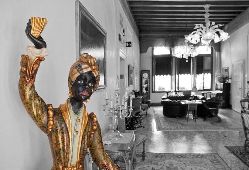 Fotos del hotel Pensione Accademia - Villa Maravege:  36