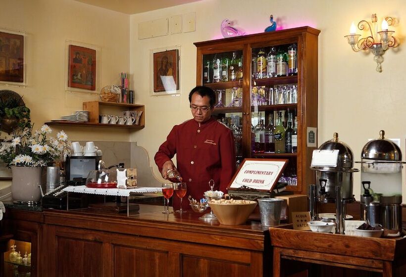 Fotos del hotel Pensione Accademia - Villa Maravege:  8