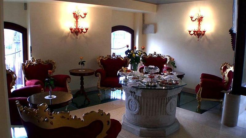 Hotel Pesaro Palace