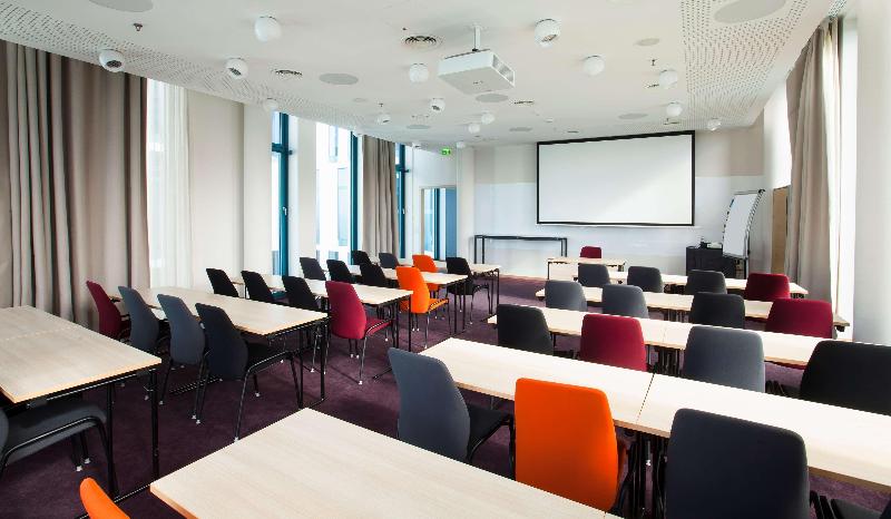 هتل Scandic Hamburg Emporio