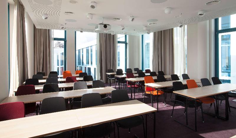 هتل Scandic Hamburg Emporio