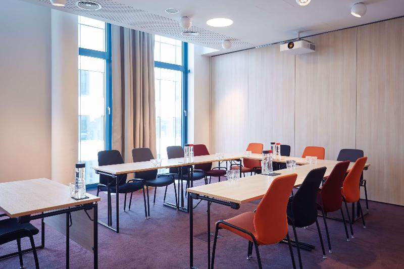 هتل Scandic Hamburg Emporio
