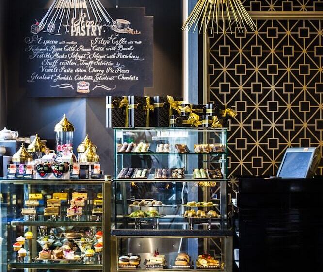 ホテル The Elysium Taksim